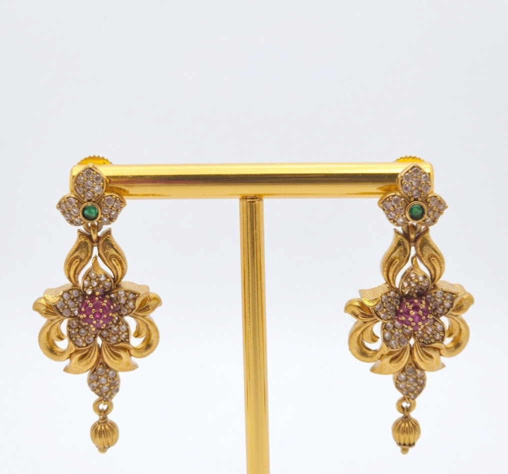 EARRING