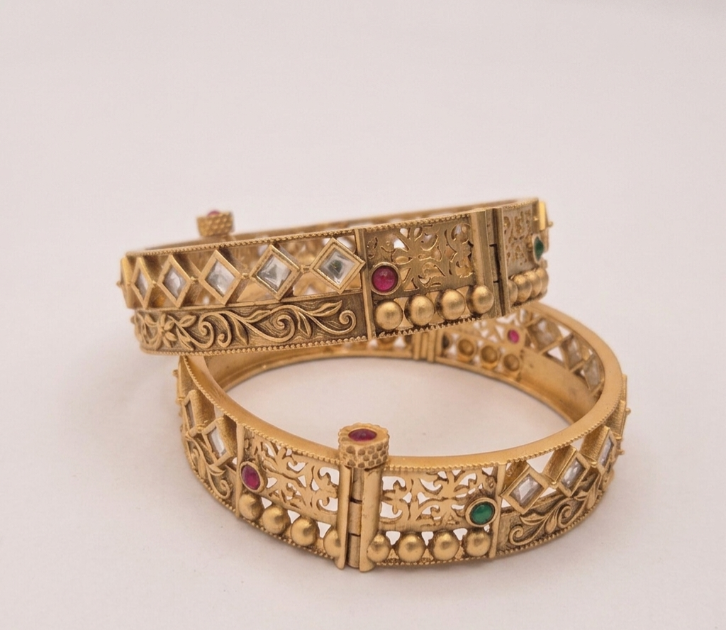 Antique bangle