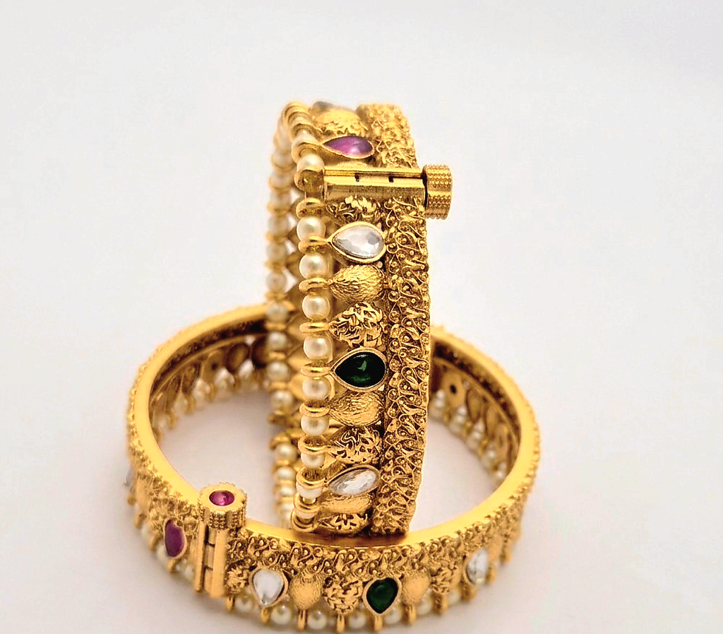 Antique bangle