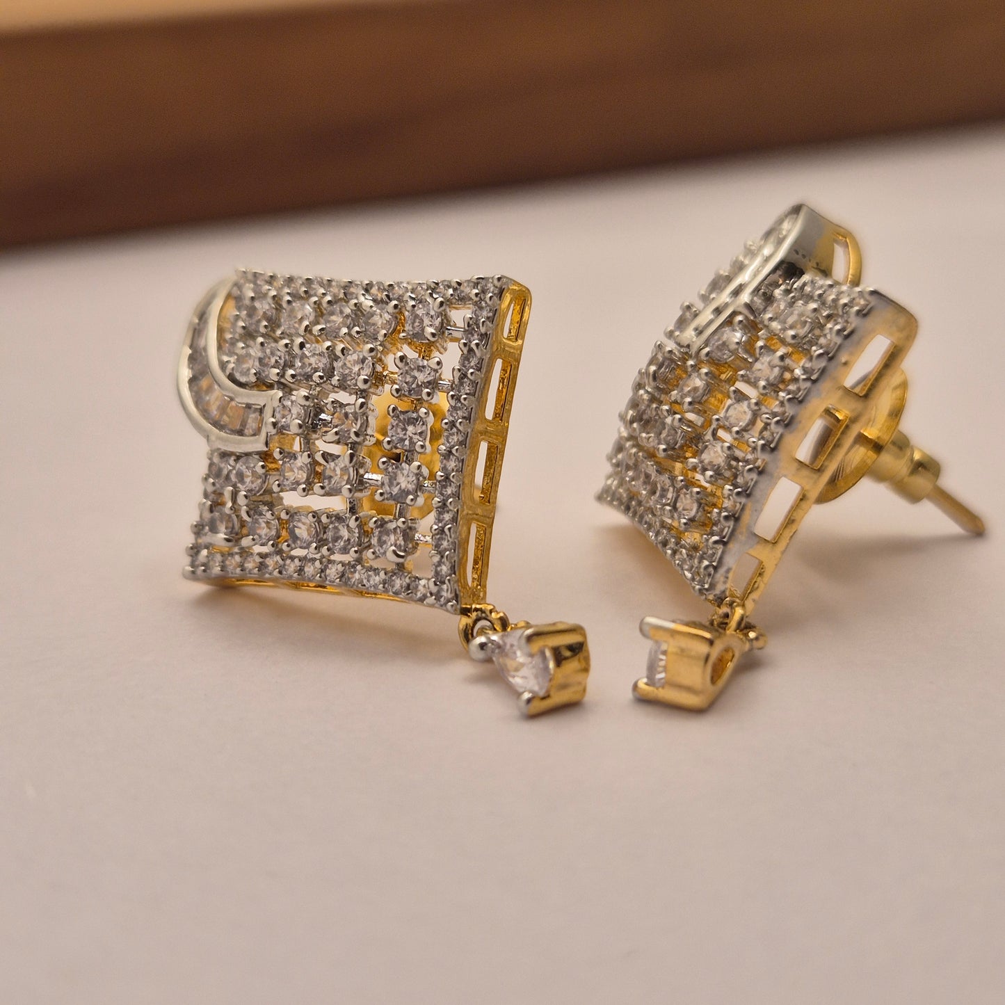 EARRING