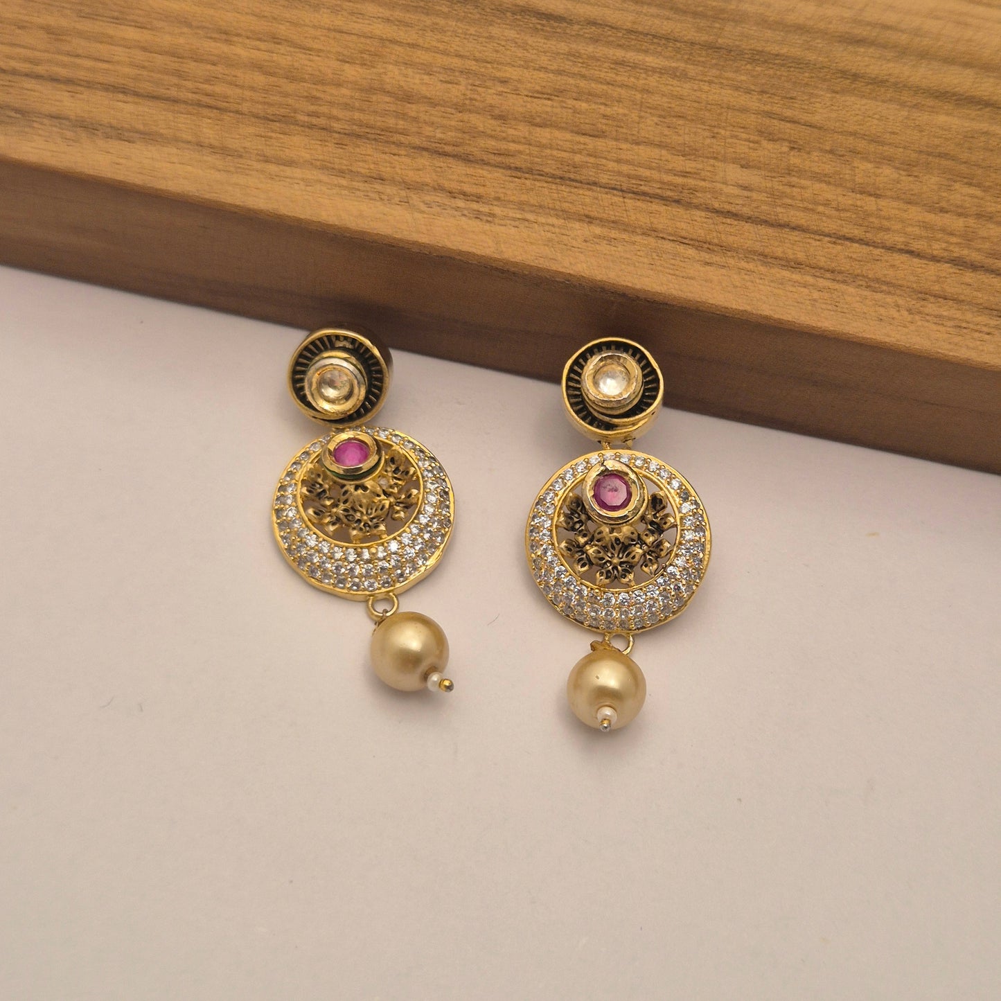 EARRING