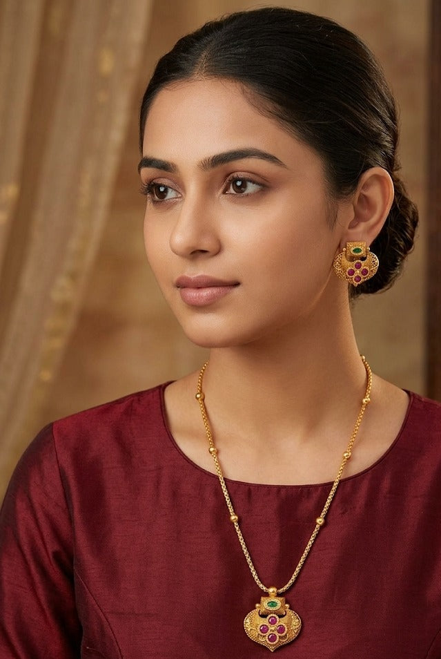 ✨ Traditional Gold-Tone Green & Ruby Jewelry Set – Necklace & Earrings