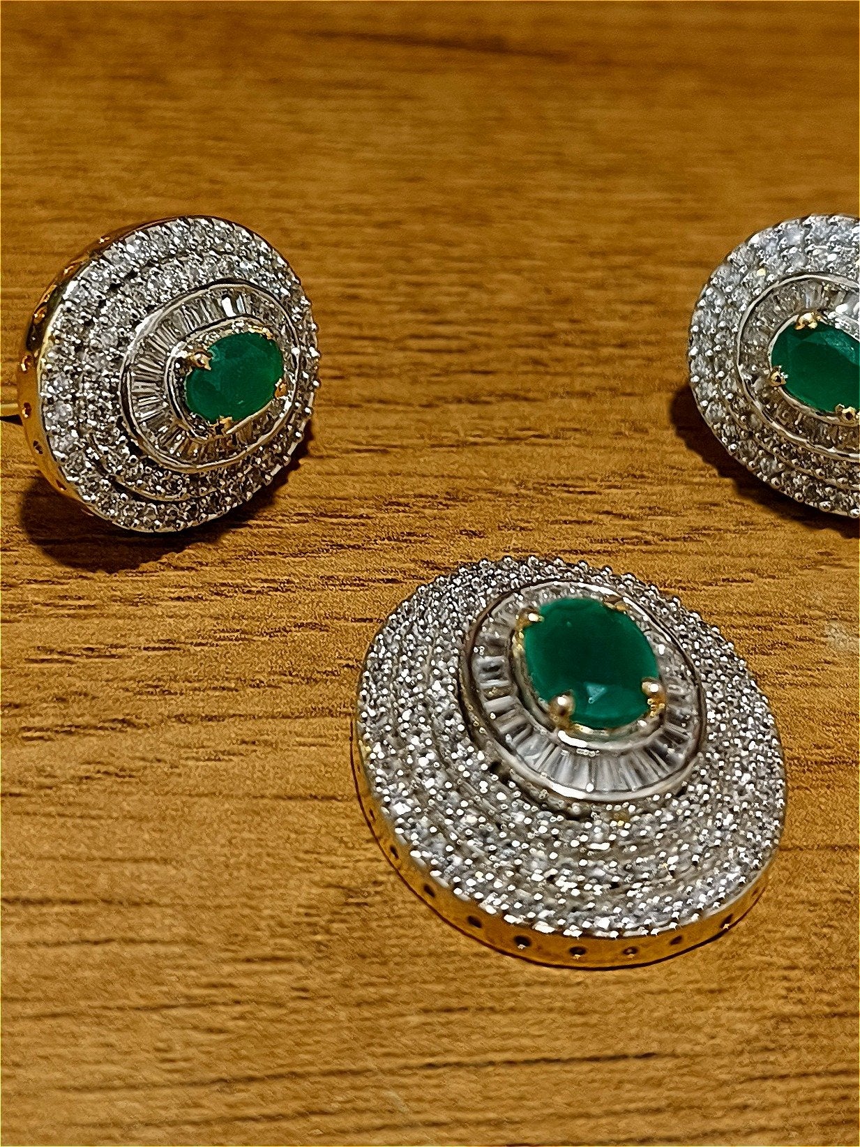 Side Pendant