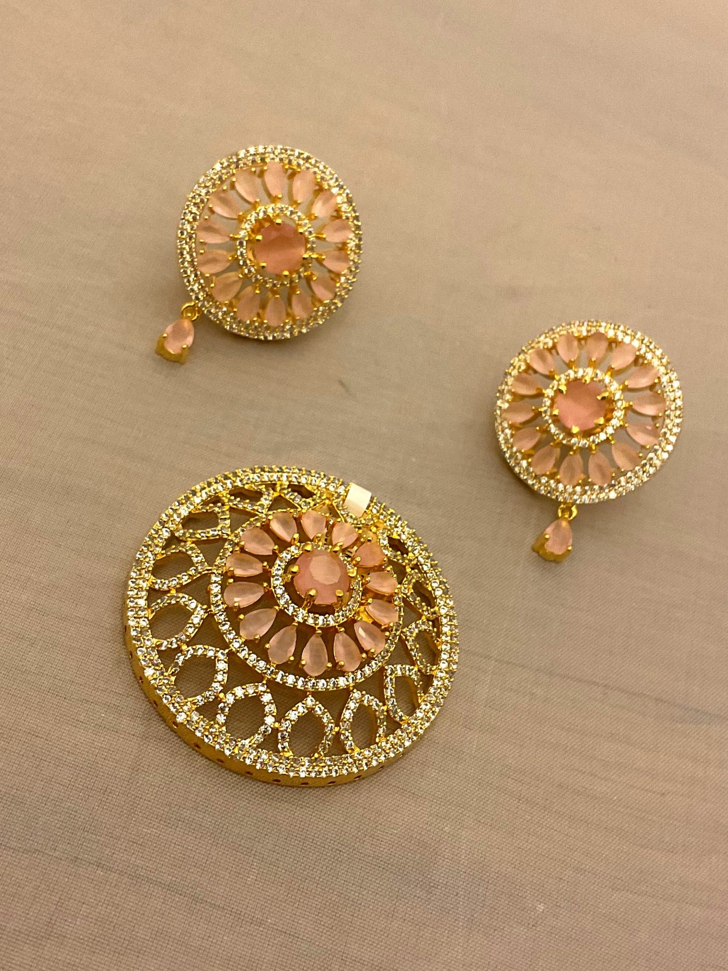 Side Pendant