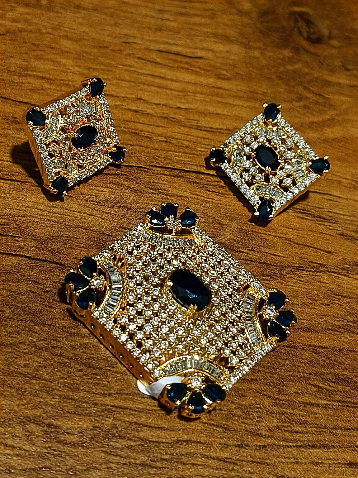 Side Pendant