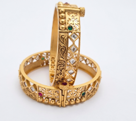 Antique bangle