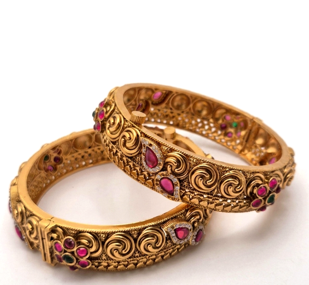 Antique bangle