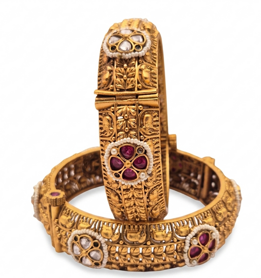 Antique bangle