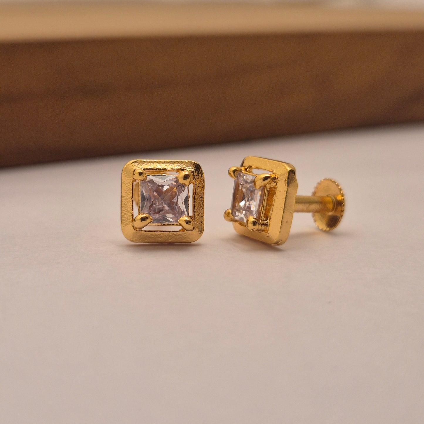 EARRING