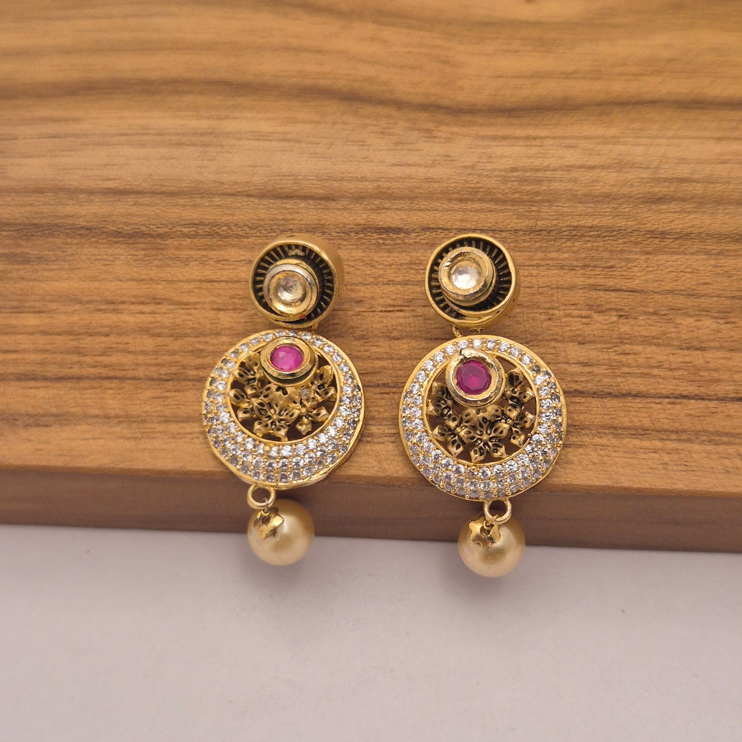 EARRING