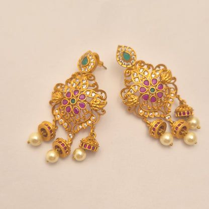 EARRING