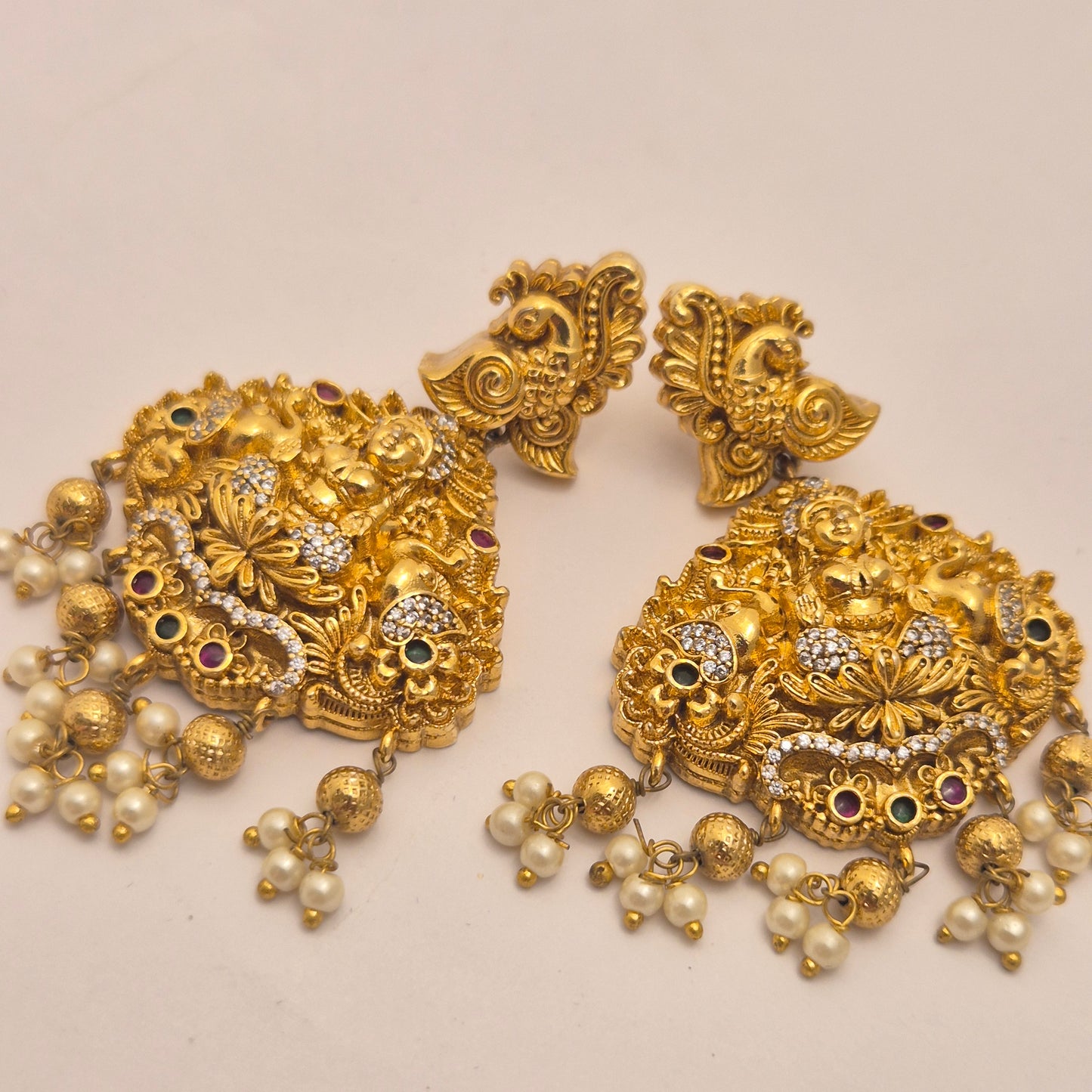 EARRING