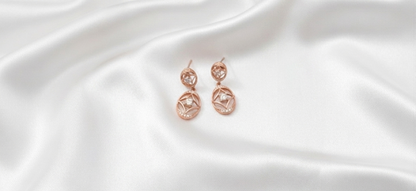 Rose Gold-Plated Interlinked Floral Motif Zircon Necklace with Earrings