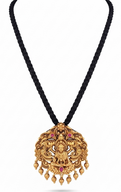 Black Thread Pendant Necklace Set