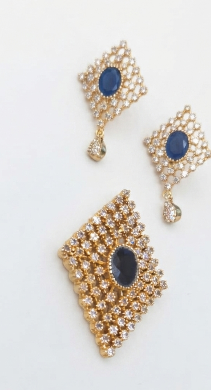 Pendant set