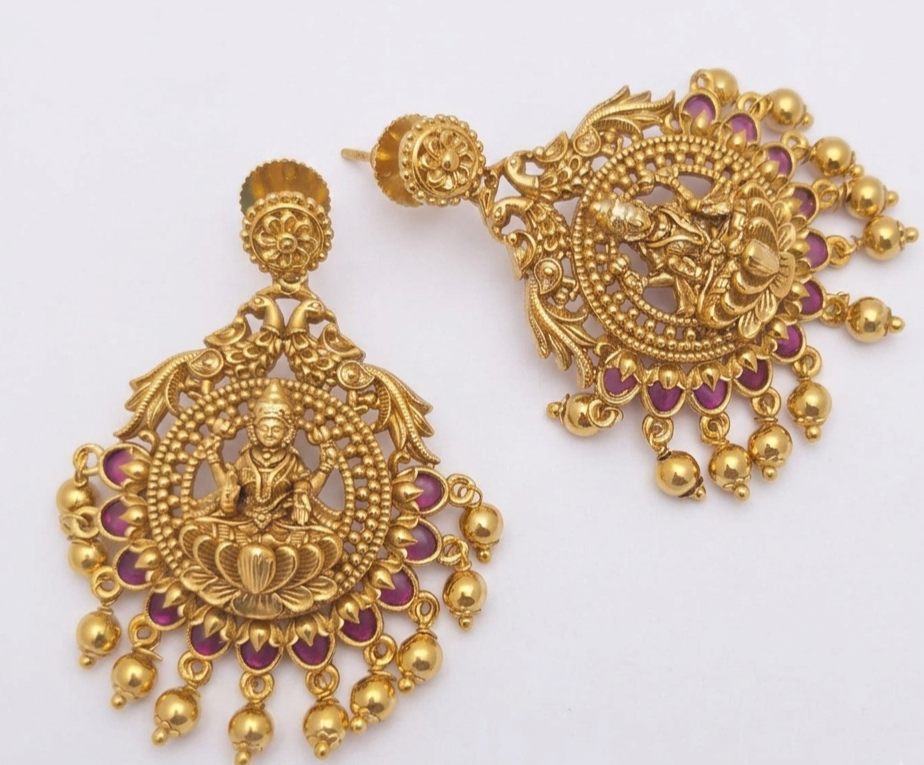 Antique Earring