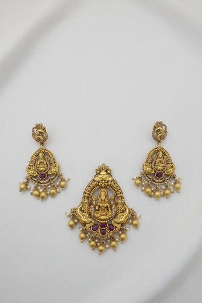 Beaded Pendant Necklace Set