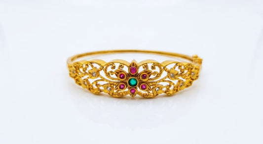 Elegant Antique Gold-Plated Floral Bracelet