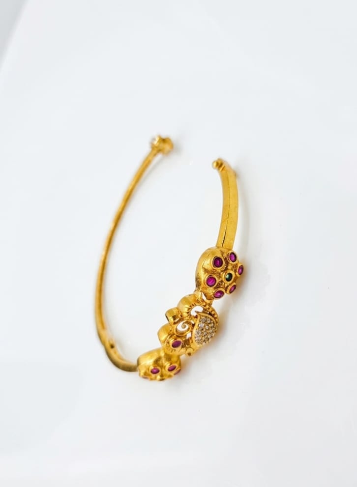 Elegant Peacock Design Antique Bracelet