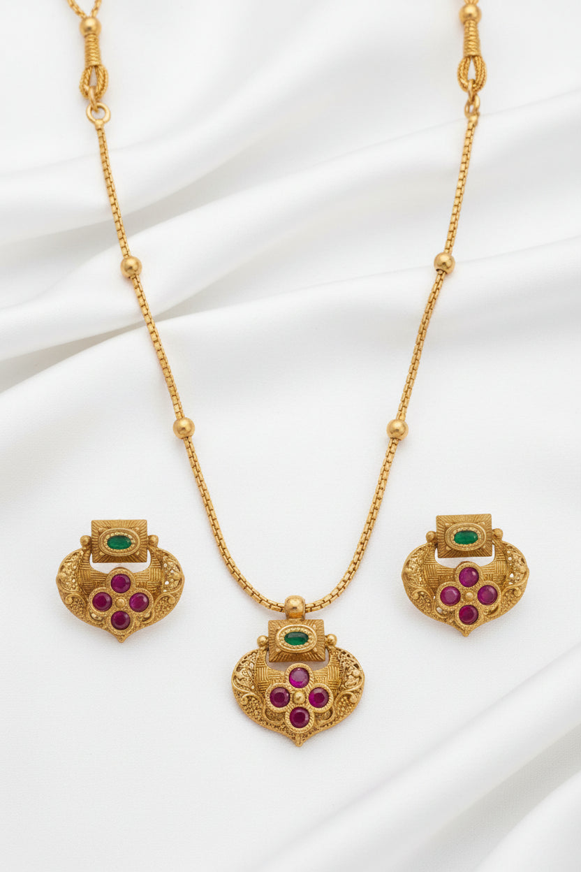 ✨ Traditional Gold-Tone Green & Ruby Jewelry Set – Necklace & Earrings