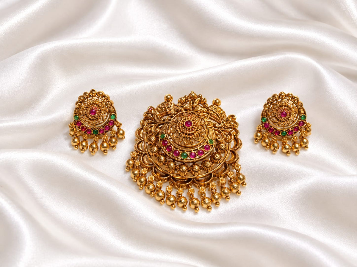 Traditional Antique Gold Plated Kemp Stone Floral Pendant Set with Matching Earrings