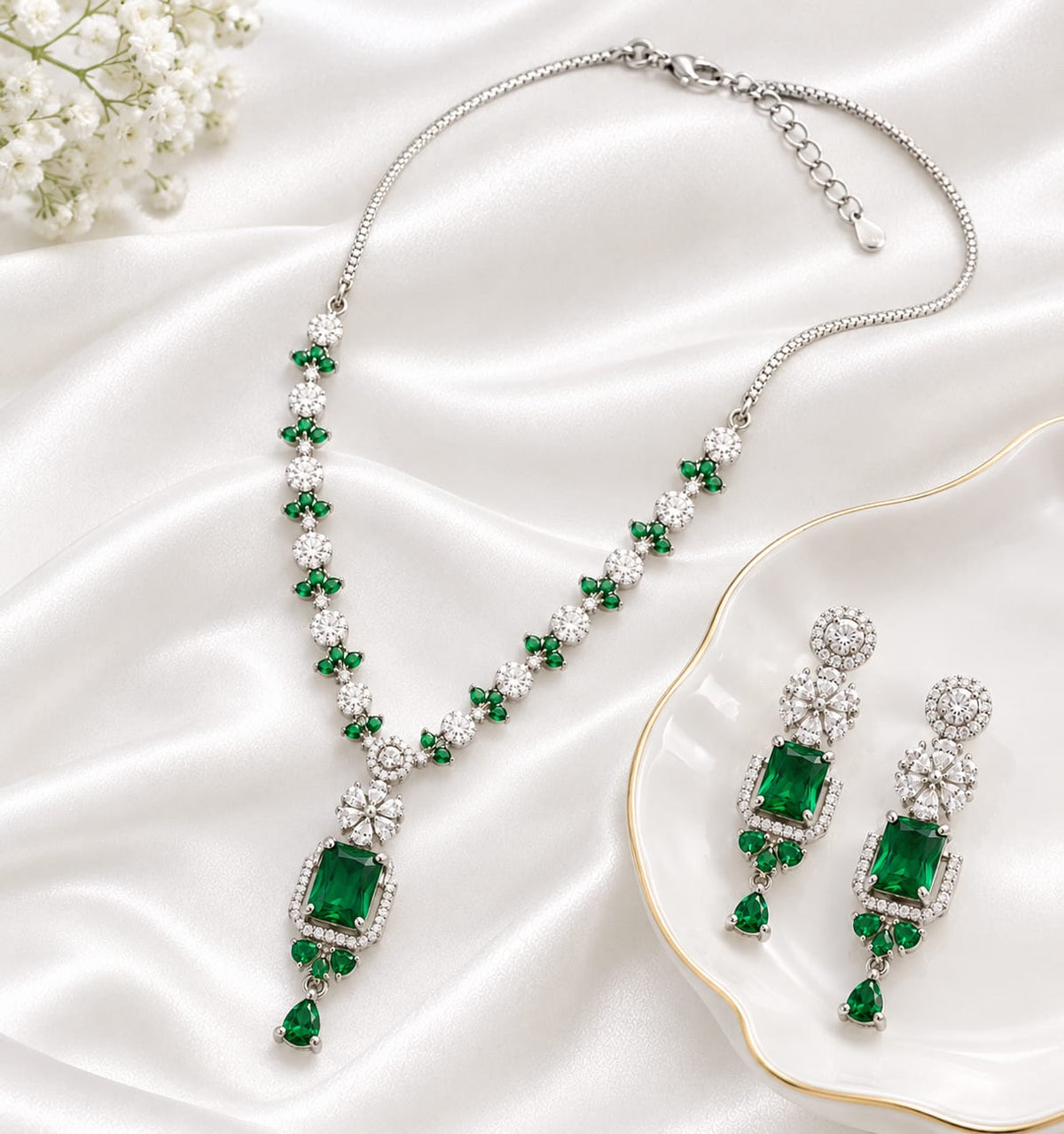 Elegant Silver-Tone Emerald Green Crystal Necklace and Earrings Set