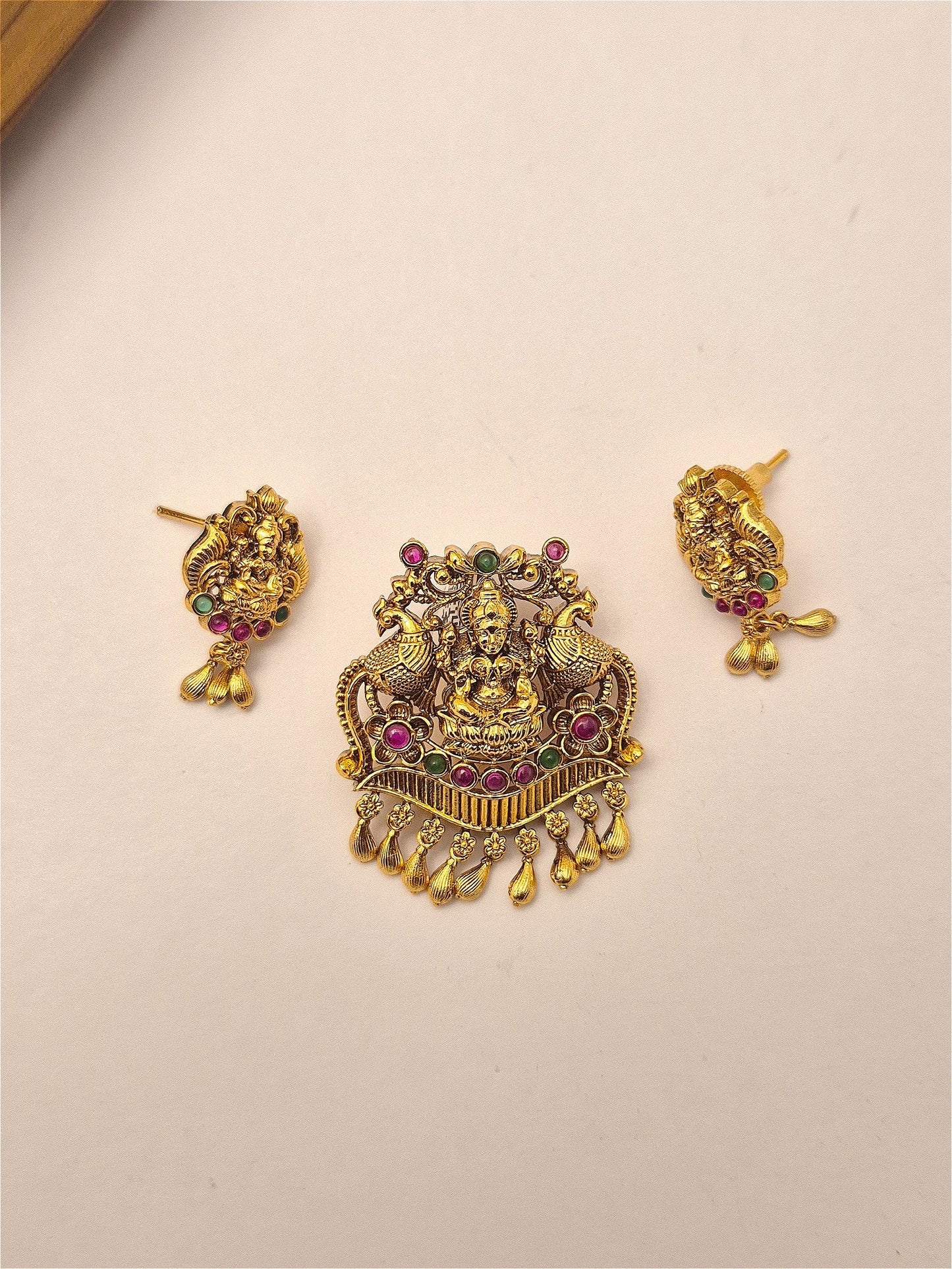 Antique pendant