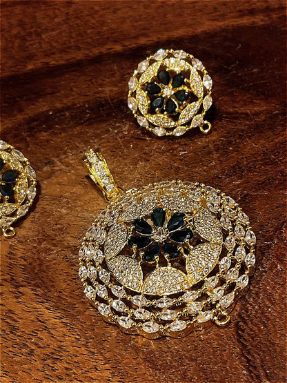 Pendant set