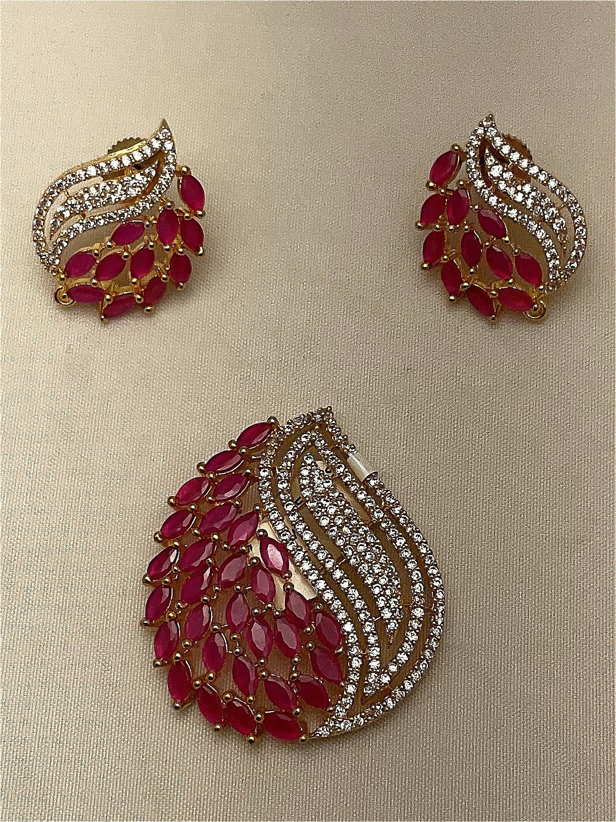Side Pendant