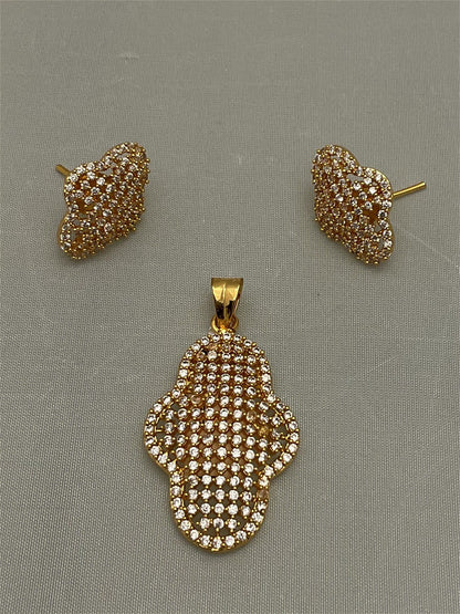 Pendant set
