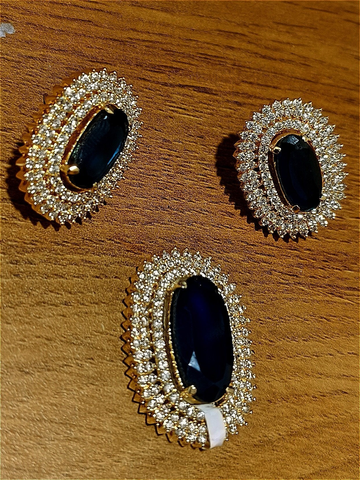 Side Pendant