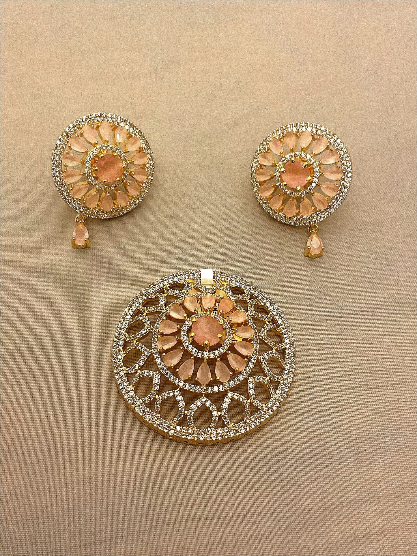 Side Pendant