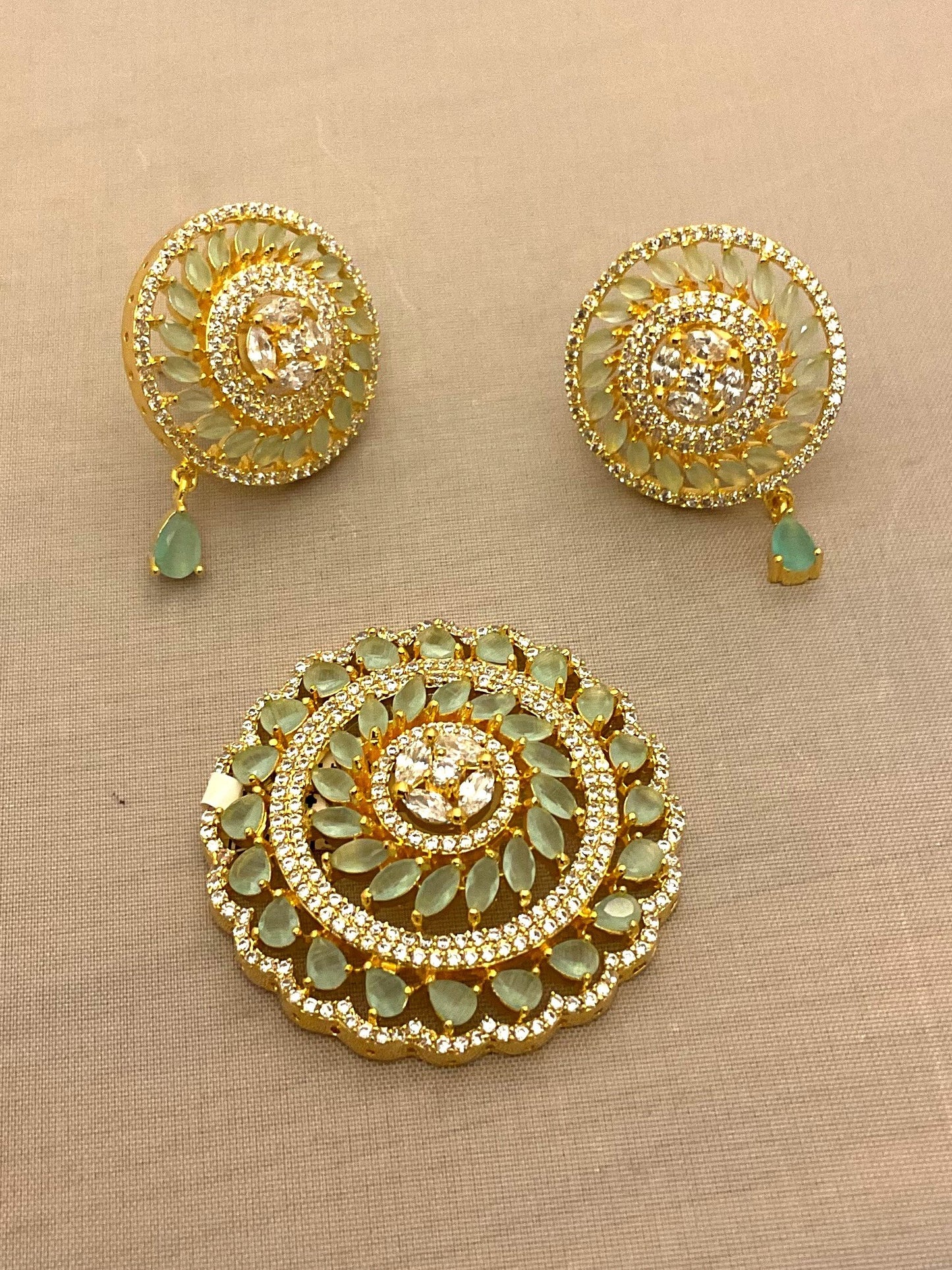 Side Pendant