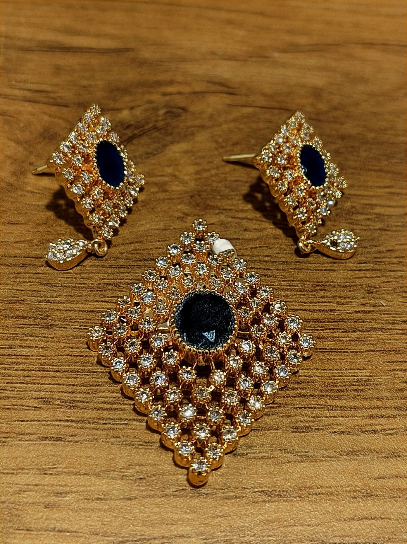 Side Pendant