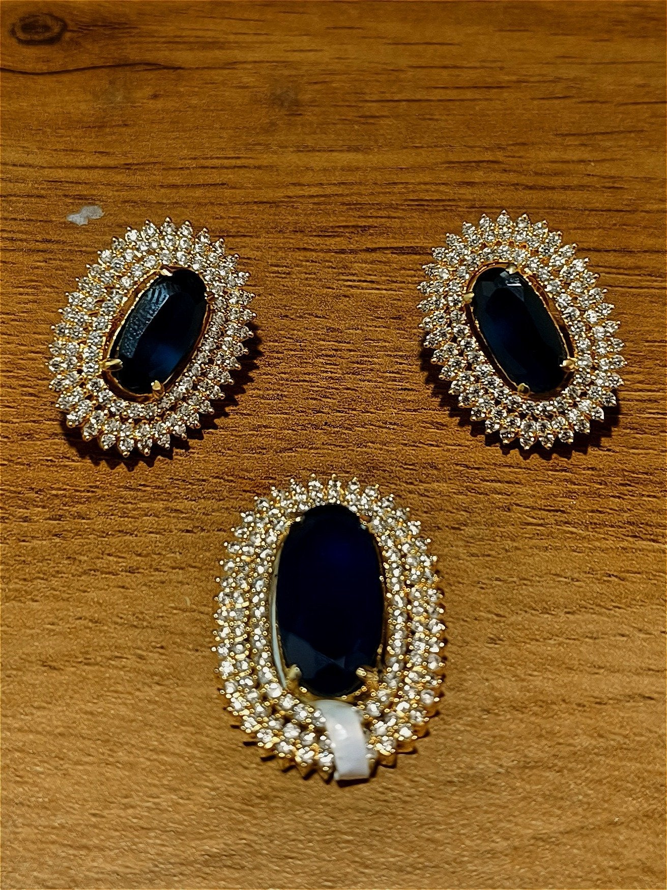 Side Pendant