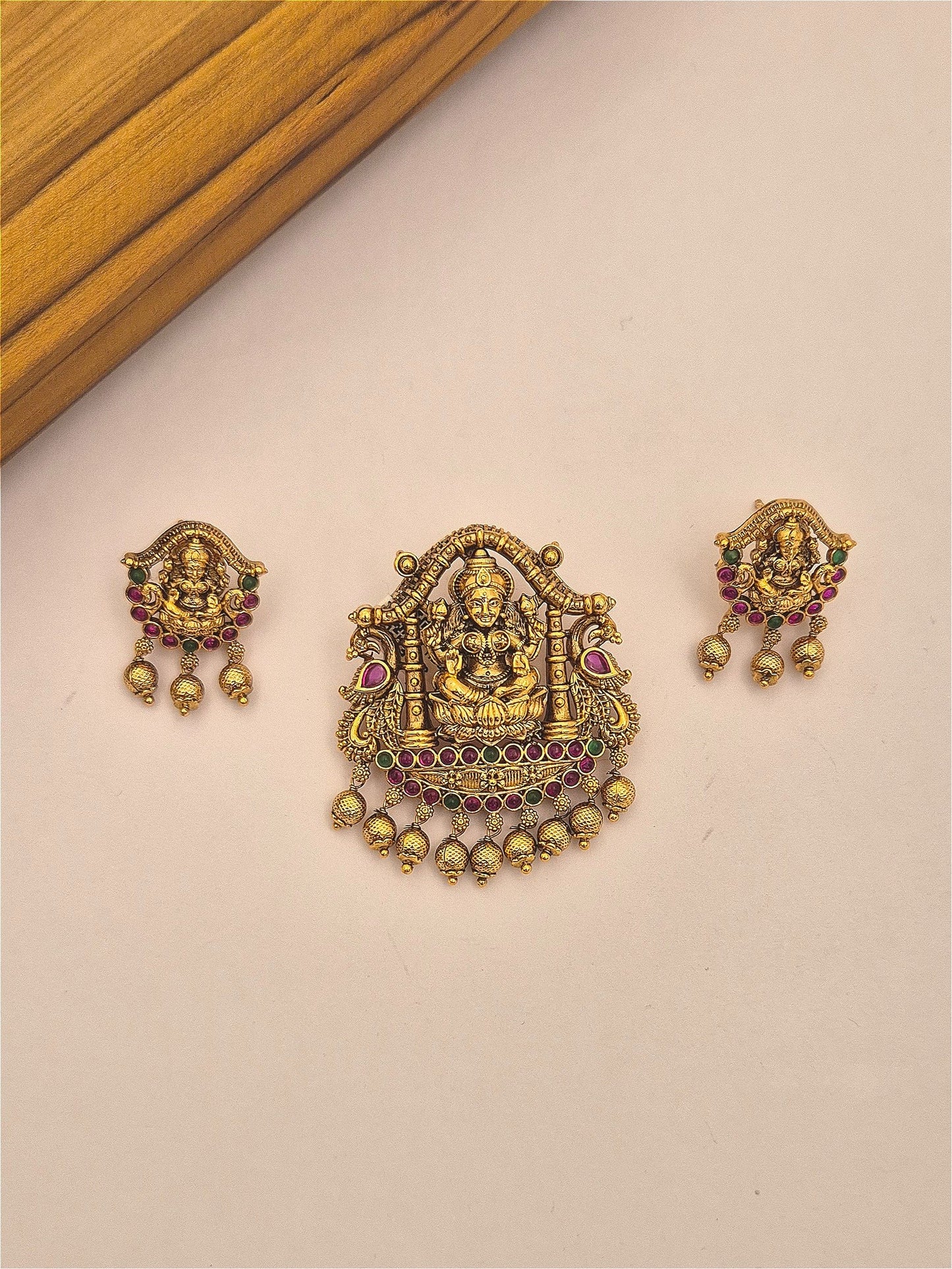 Antique pendant