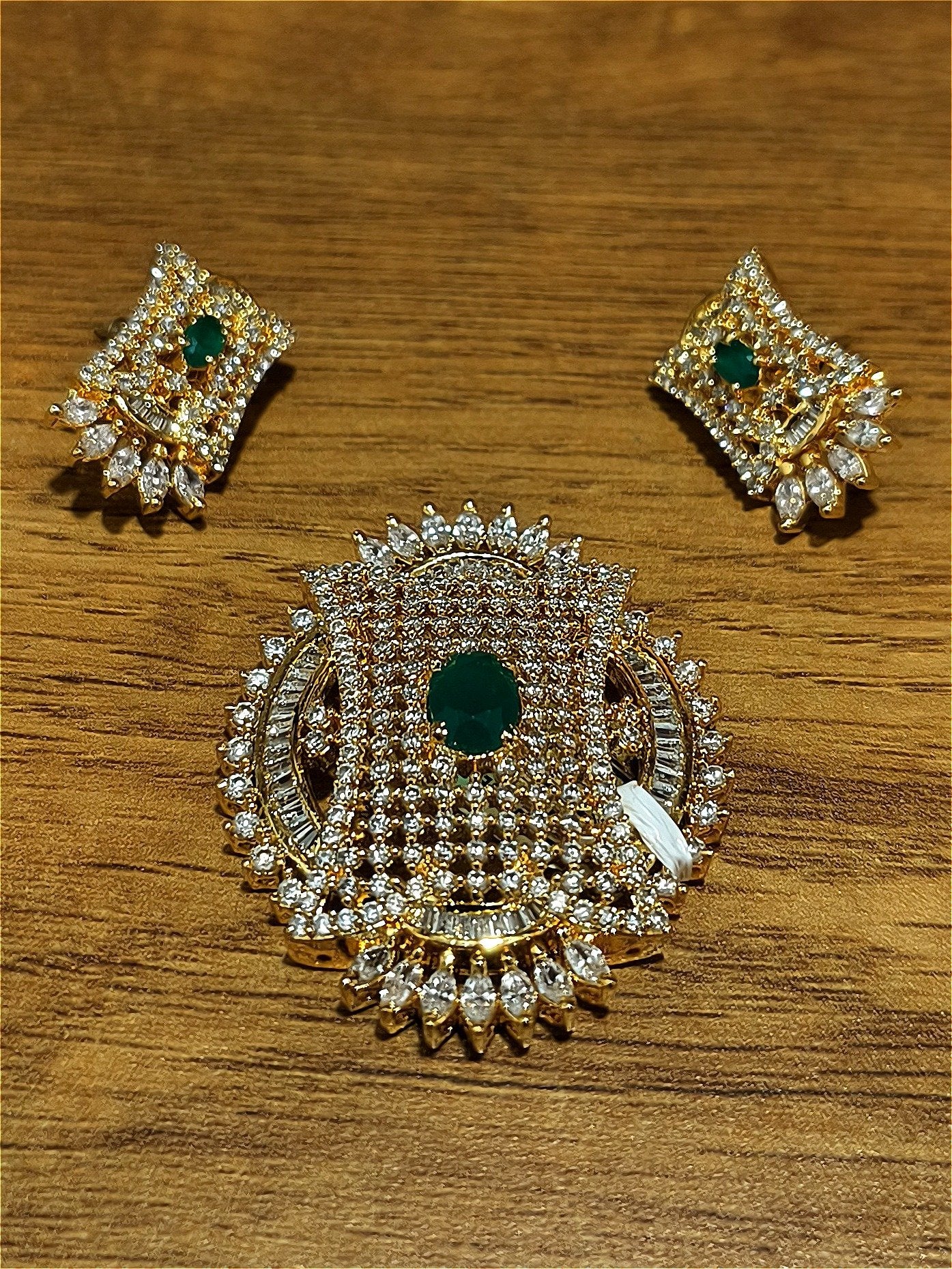 Side Pendant