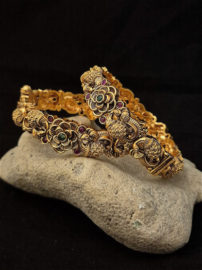 Antique bangle