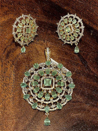 Pendant set