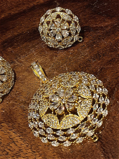 Pendant set