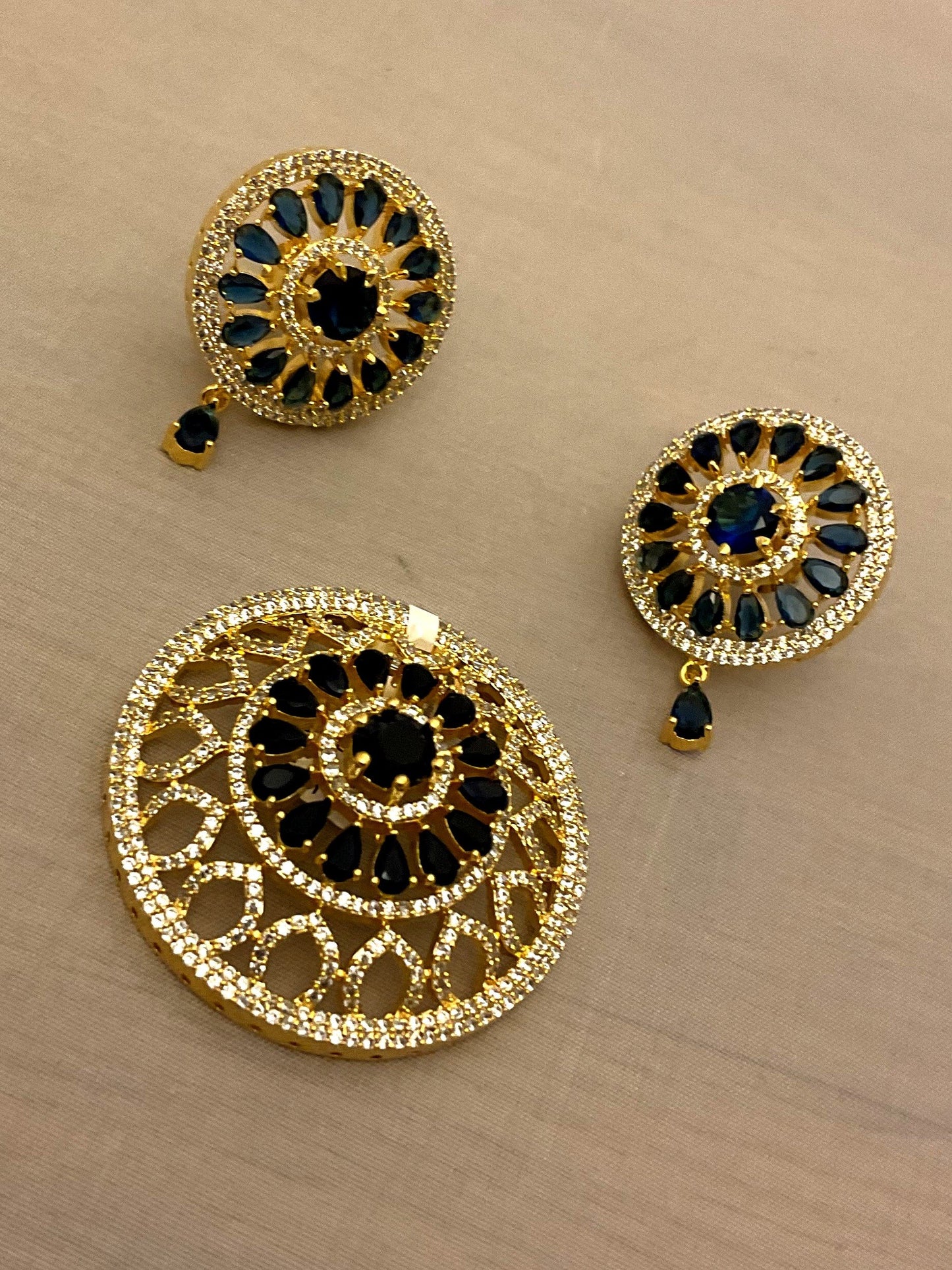 Side Pendant