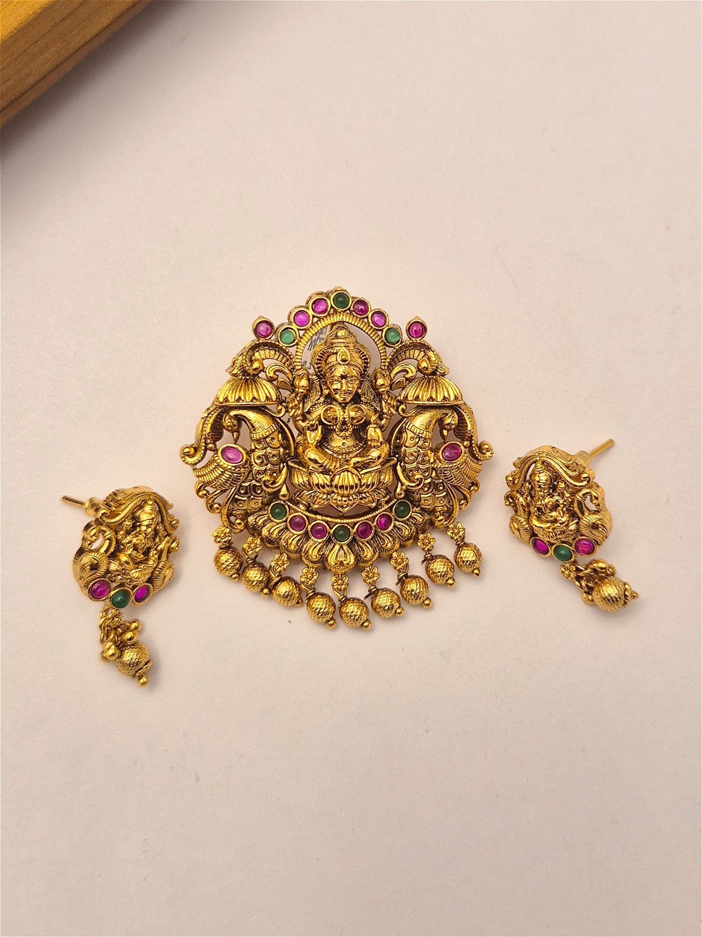 Antique pendant