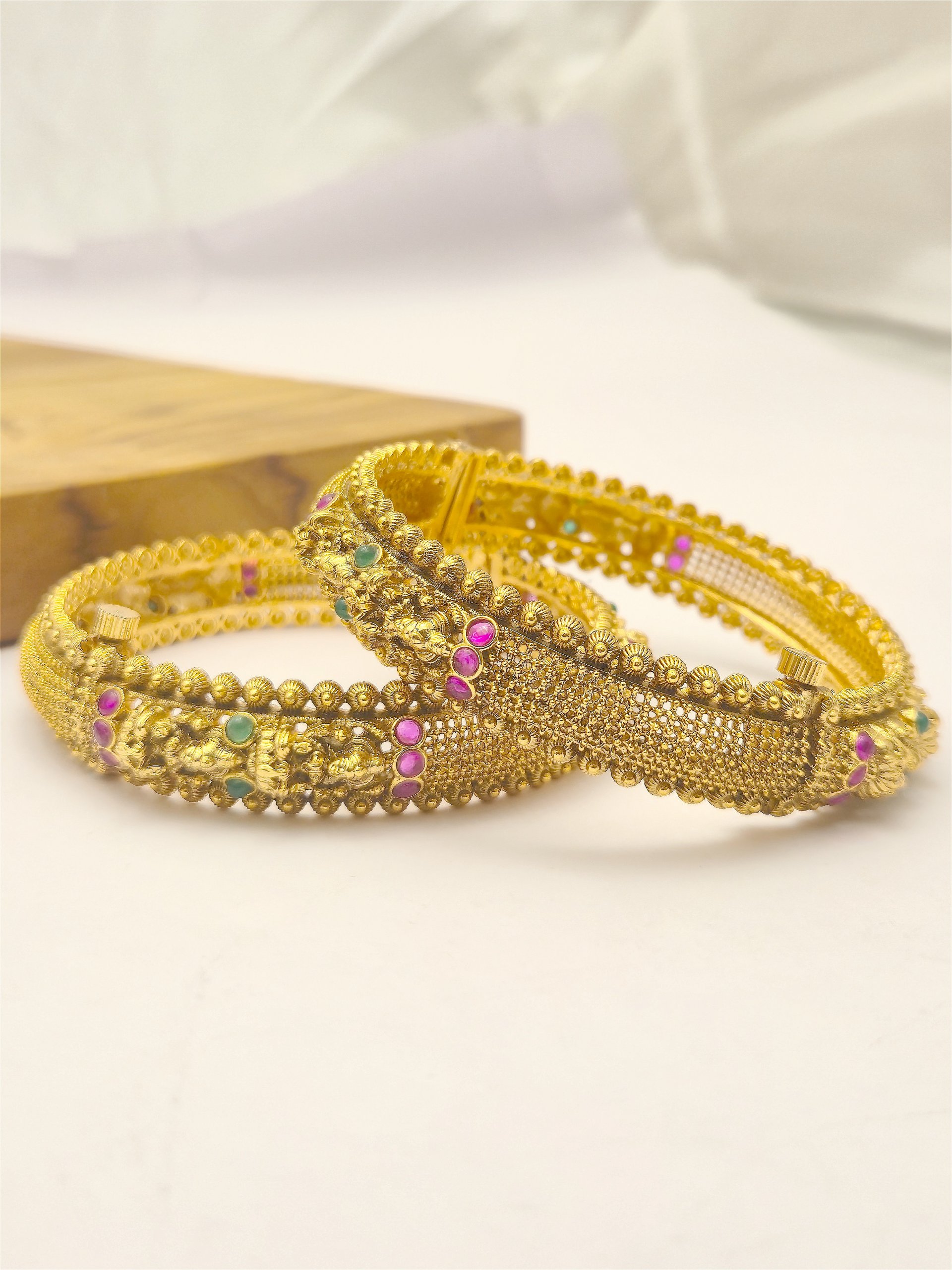 Antique bangle BNG-AQ-KP-009