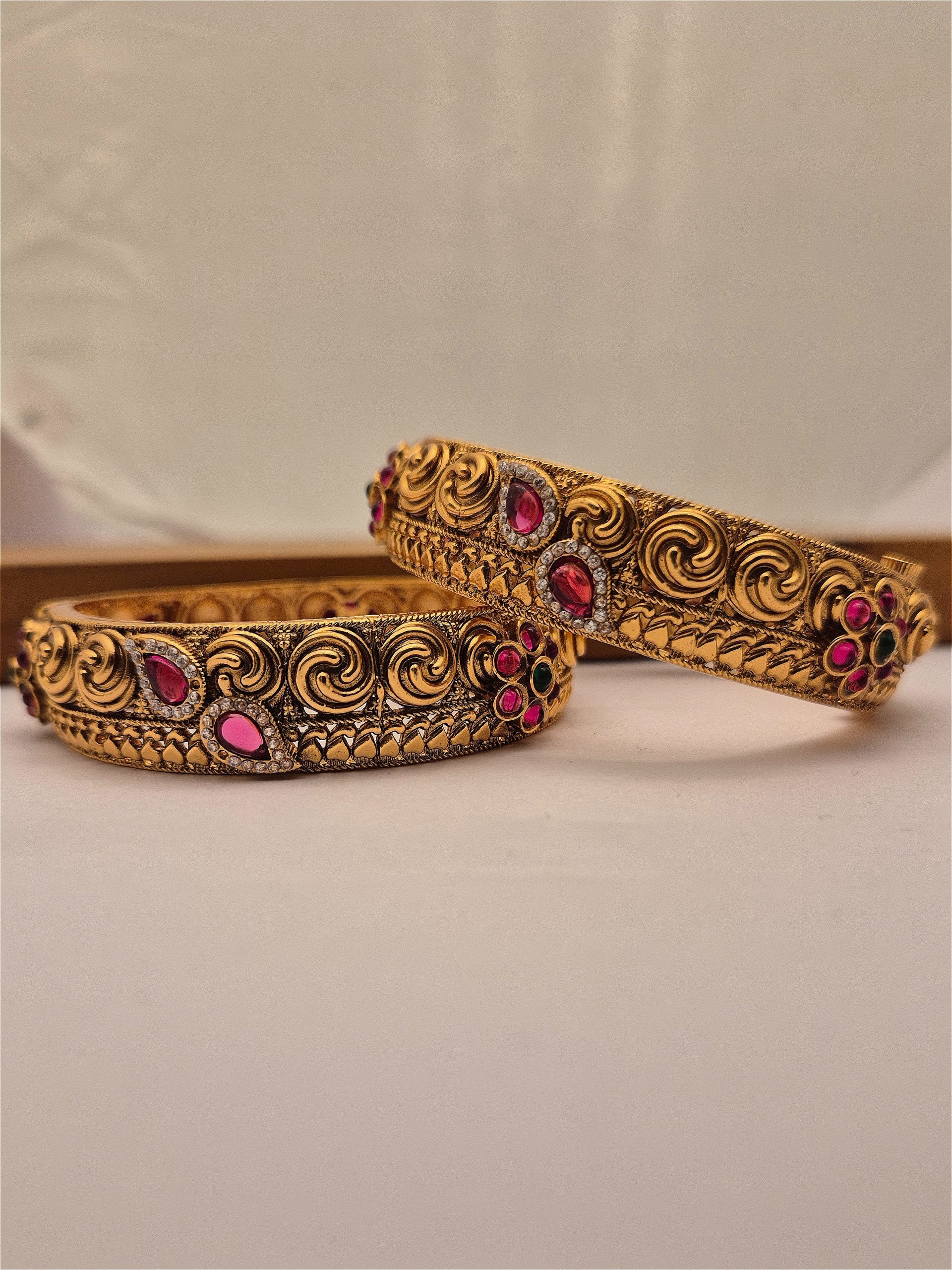 Antique bangle BNG-AQ-KP-015