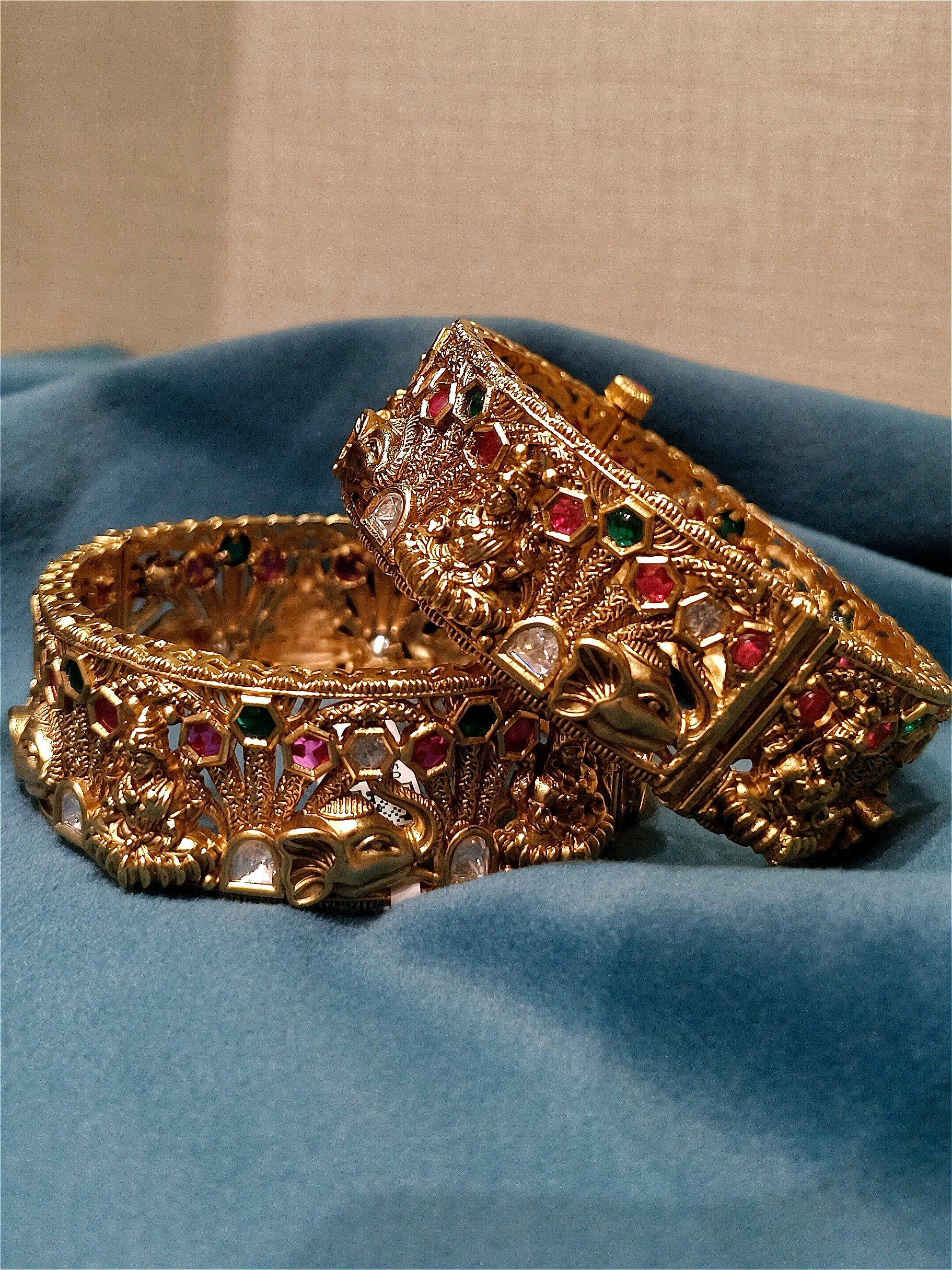 Antique bangle BNG-AQ-KP-001